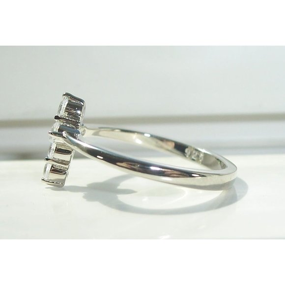 925 STERLING SILVER Dainty Cross Cubic Zirconia Ring - Picture 8 of 16